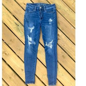 American Eagle Hi-Rise Jegging with Distressing